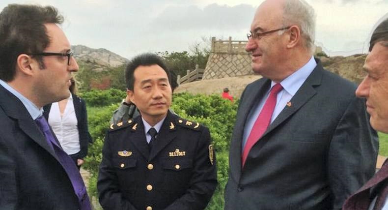 European Agriculture Commissioner Phil Hogan visits Shanghai port