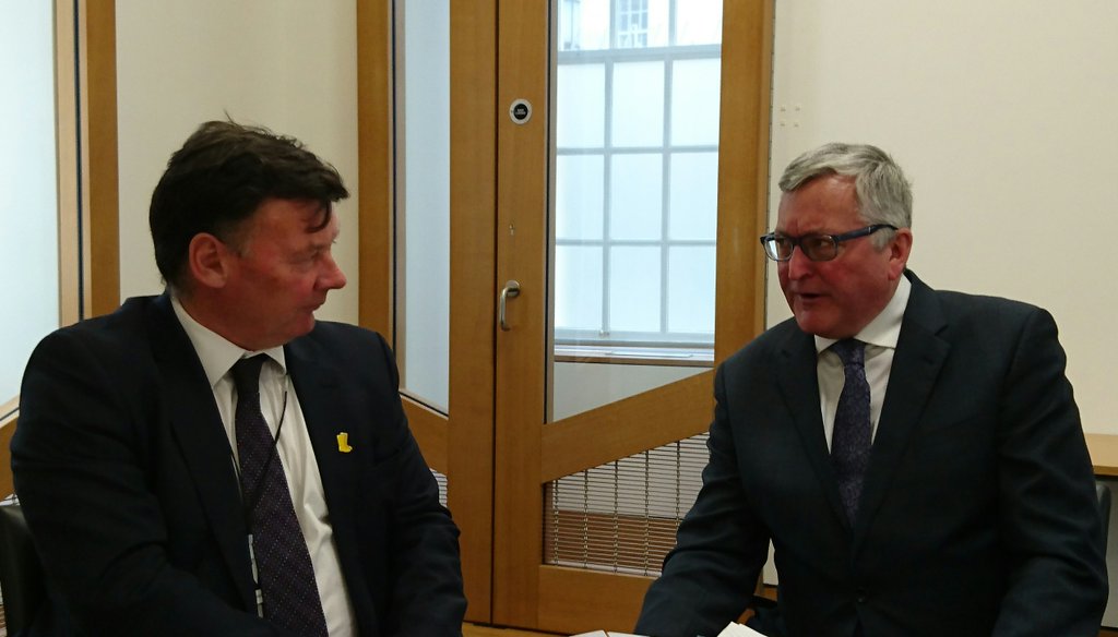 L: NFU Scotland’s President Allan Bowie, R: Cabinet Secretary for Rural Economy Fergus Ewing