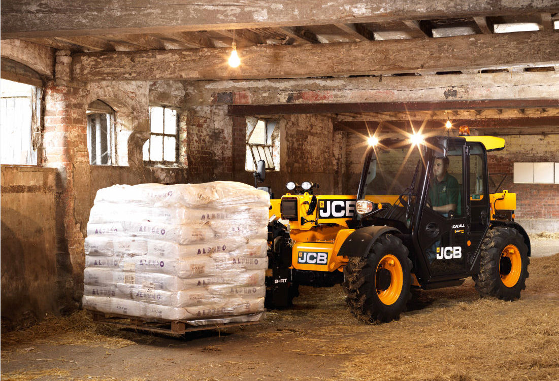 Small size, big performance - the JCB 525-60 Agri.