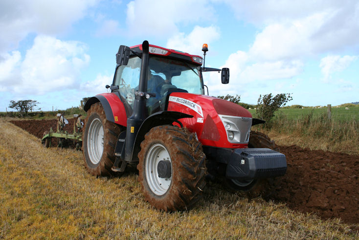 Gear pump hydraulics on 4 cyl models can be upgraded to a load-sensing system.