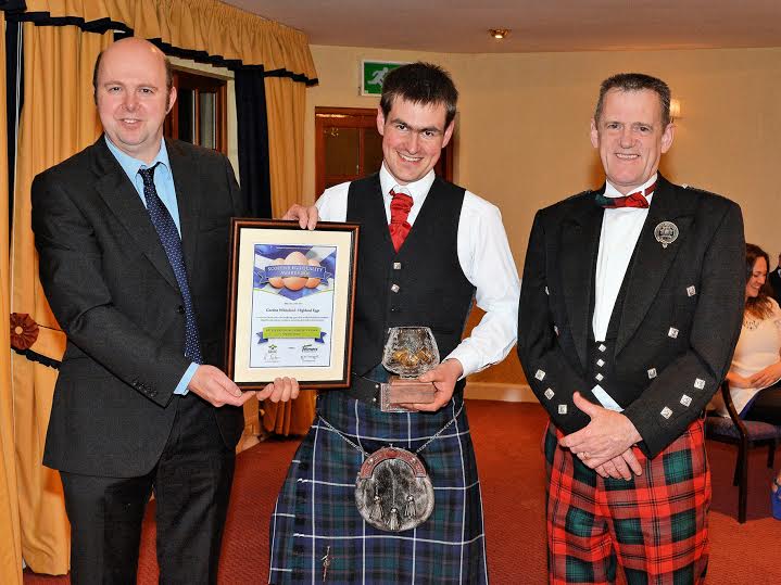 (l-r) Professor Jos Houdijk, SRUC; Organic winner – Gordon Whiteford, Rosebrae, Ardeseir (centre); John Cessford, Marketing Manager, ForFarmers