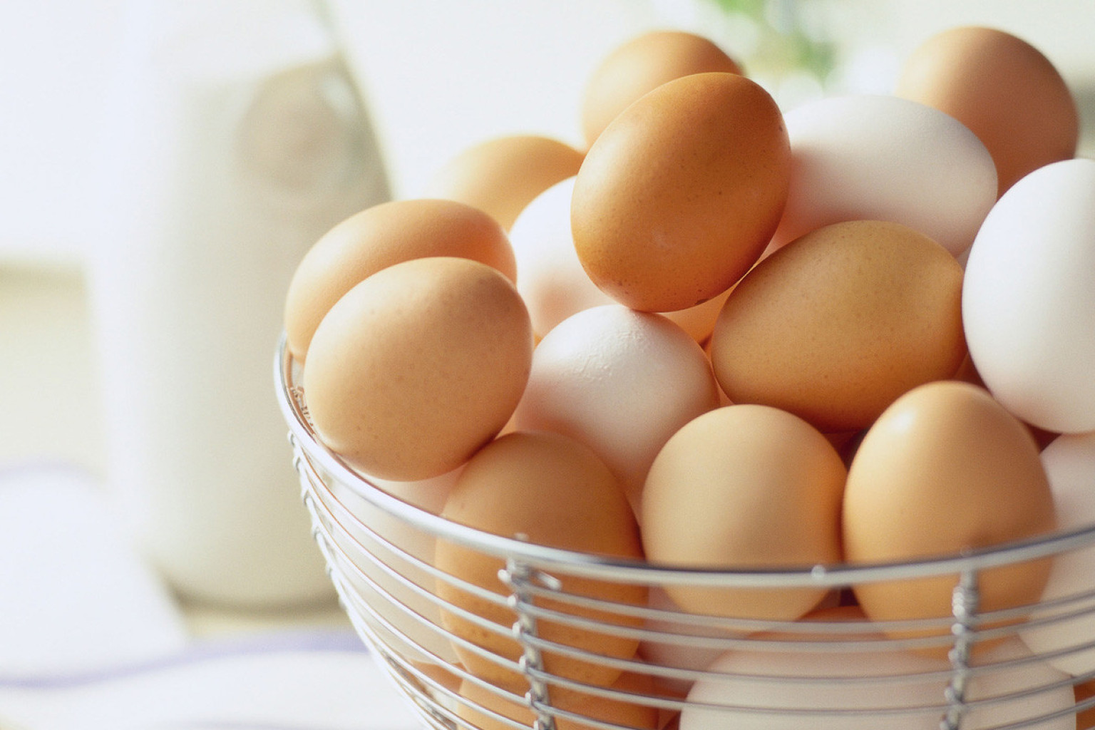 Sodexo has announced it will only source free-range eggs by 2025
