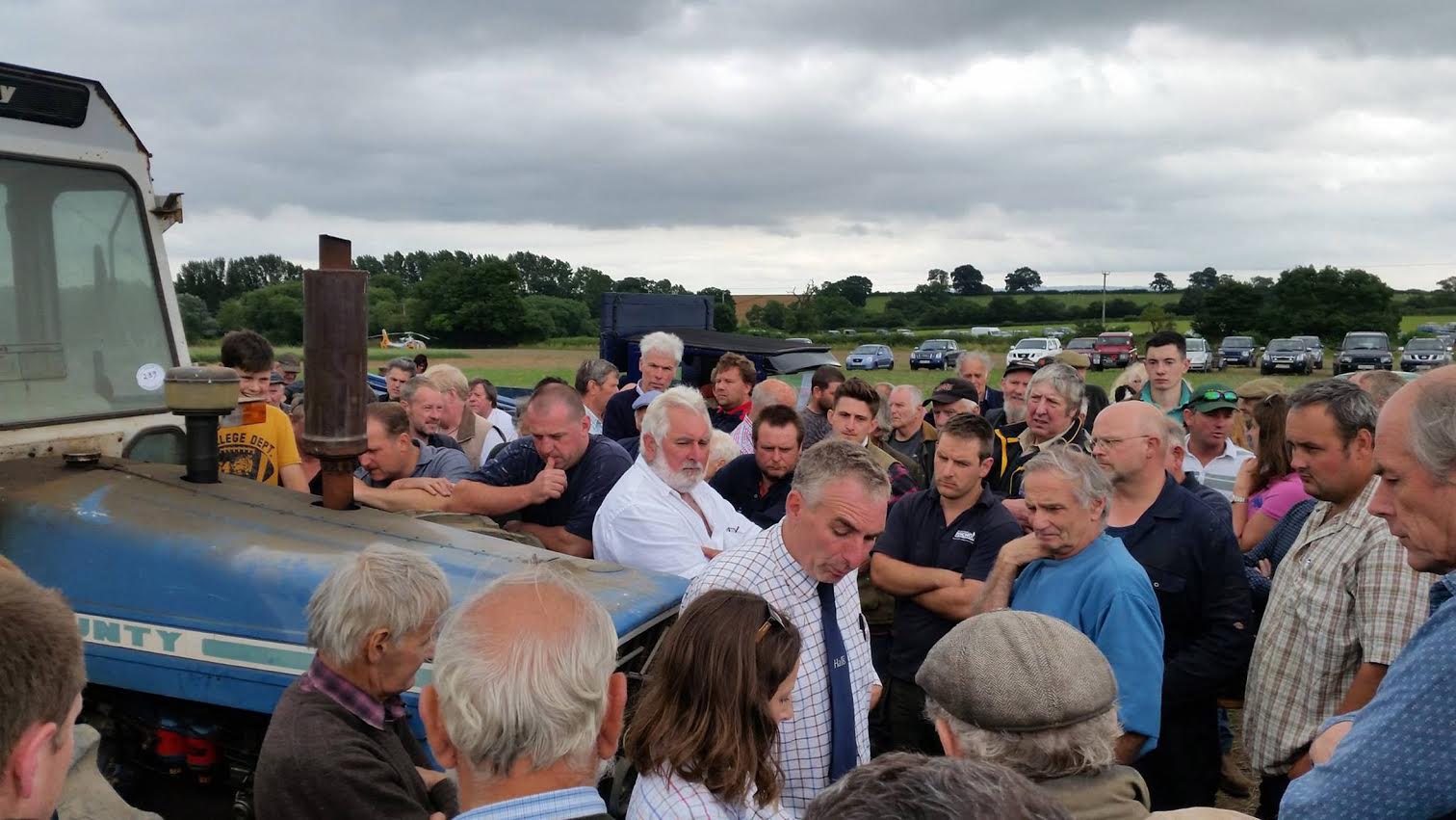 Halls’ auctioneer Daniel Lovatt (centre) in action at the auction