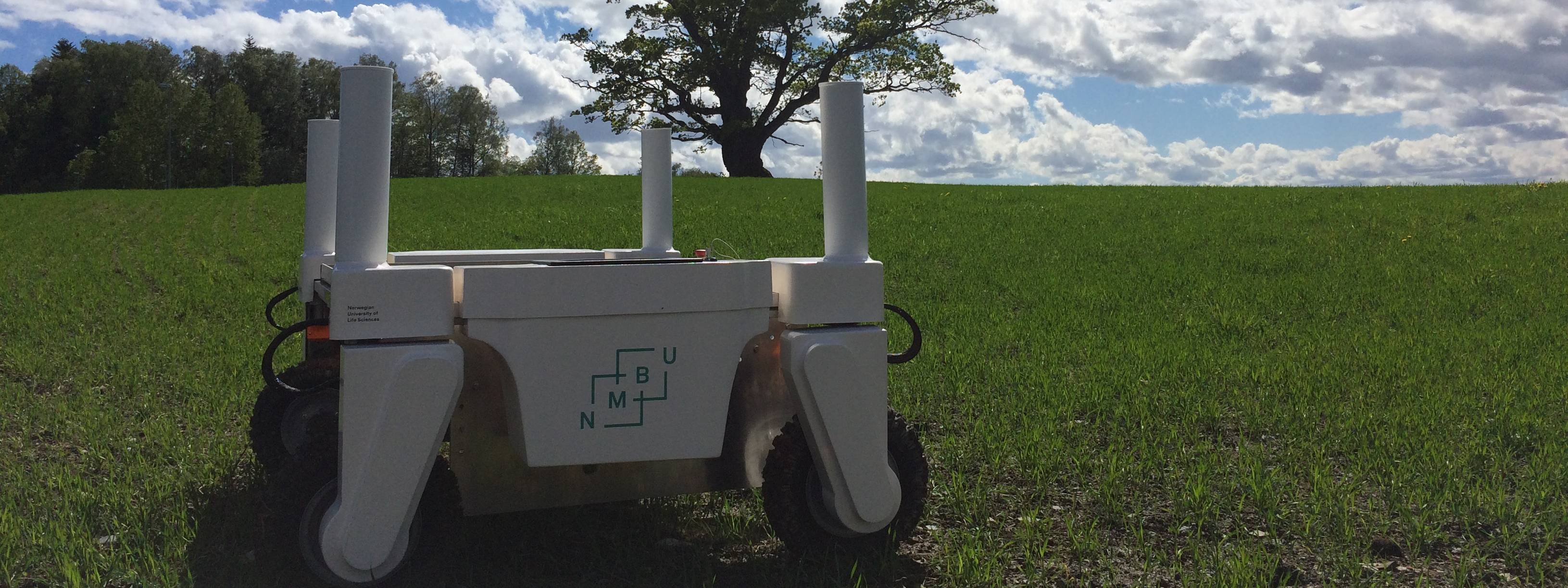 Thorvald agricultural robot performs a wide variety of agricultural tasks