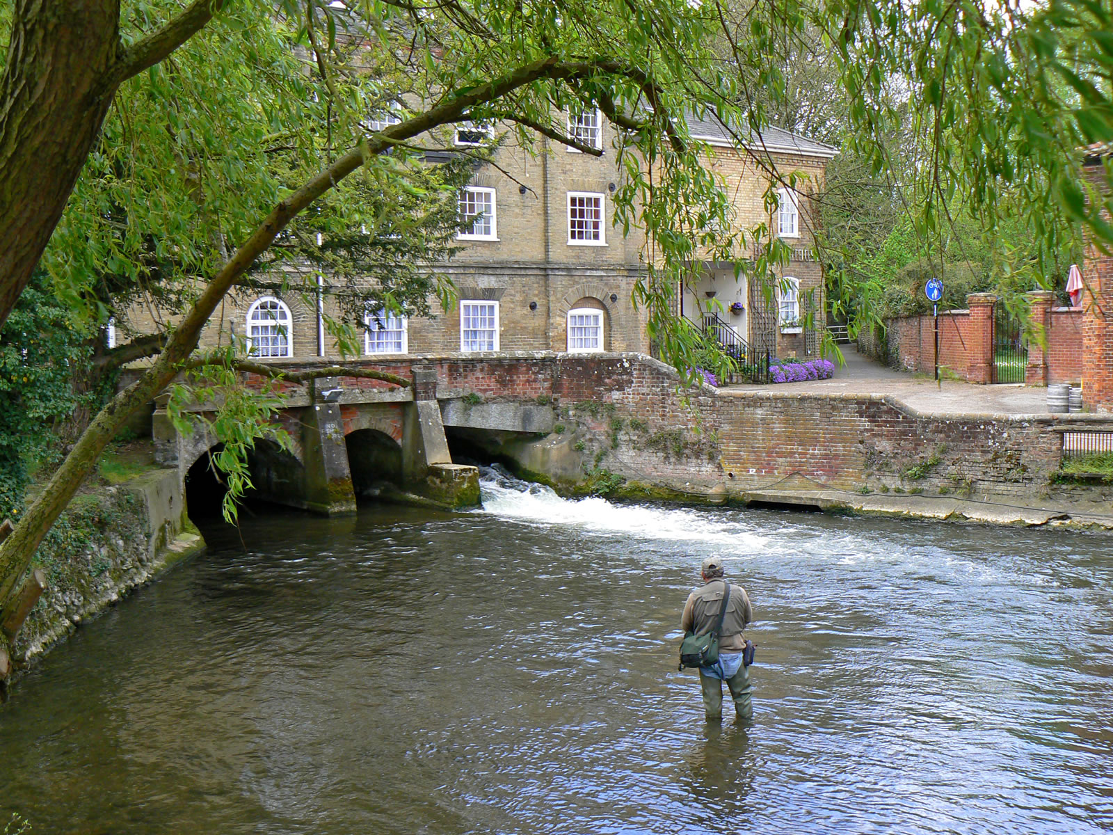 To counteract some of the negative impacts along the river catchment from farming activities, the group are implementing a wide range of measures