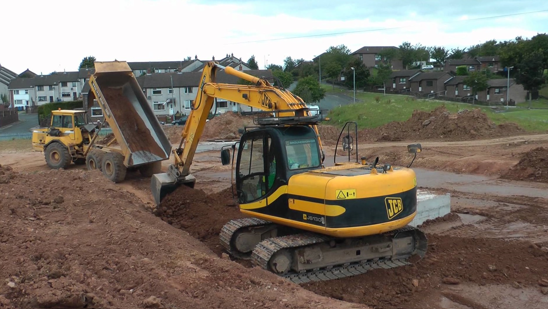 The deal includes includes a fleet of 13-tonne JS130 tracked excavators