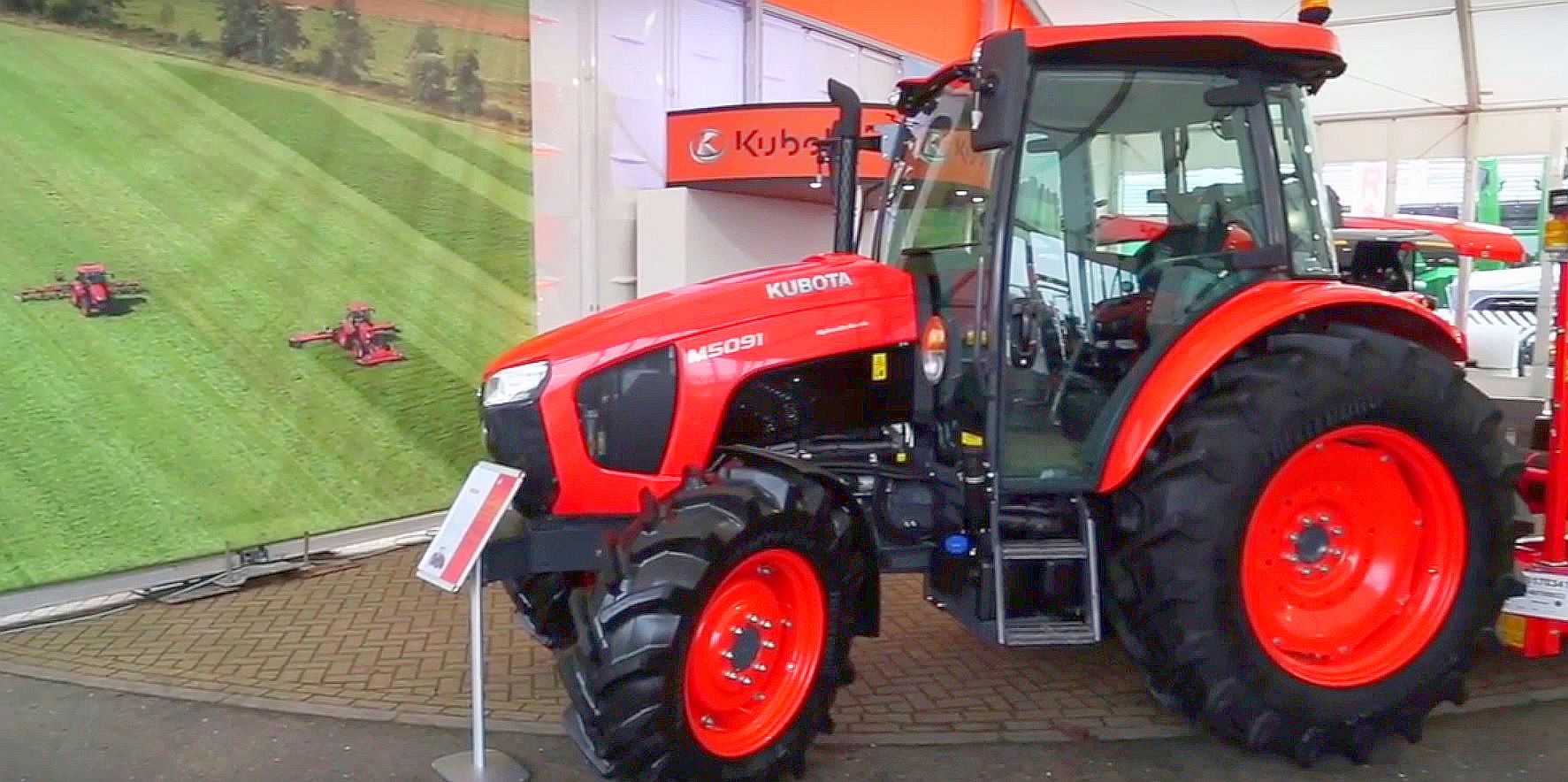 The new M5001 Series, a brand new range of 95HP to 113HP tractors, at Kubota's LAMMA 2017 stand