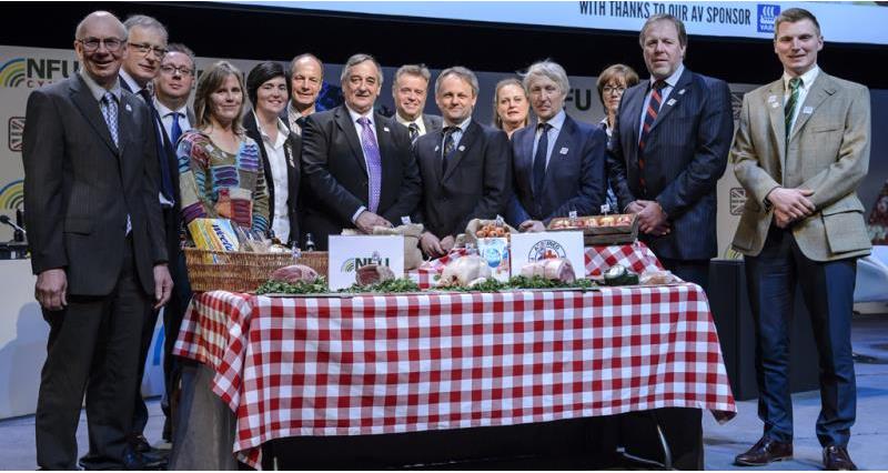 NFU President Meurig Raymond said the hamper will send a clear message to the Department for International Trade