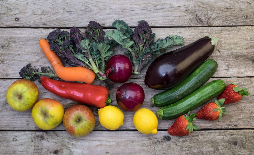 More wonky veg should be sold to cut food waste, a committee has said