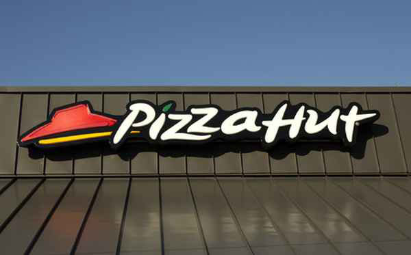 Papa John's and Pizza Hut have recently announced public cage-free policies for their supply chains in the UK