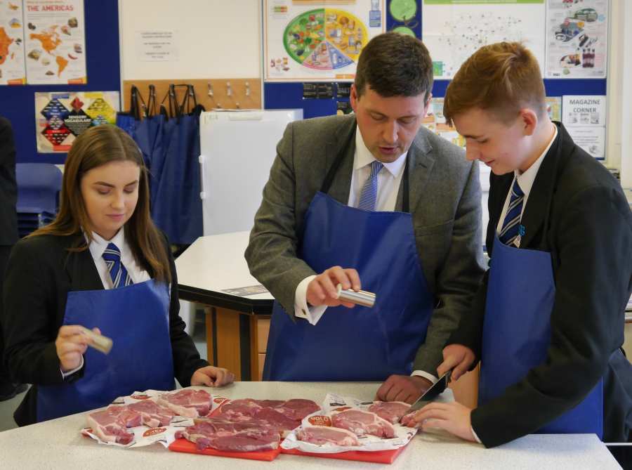 Employability Minister Jamie Hepburn visited a school to announce £390,000 for food education (Photo: @scotgoveconomy)