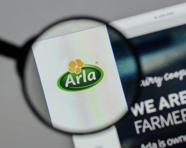 NFU has called on Arla to deliver on volatility plans as milk price drops sharply