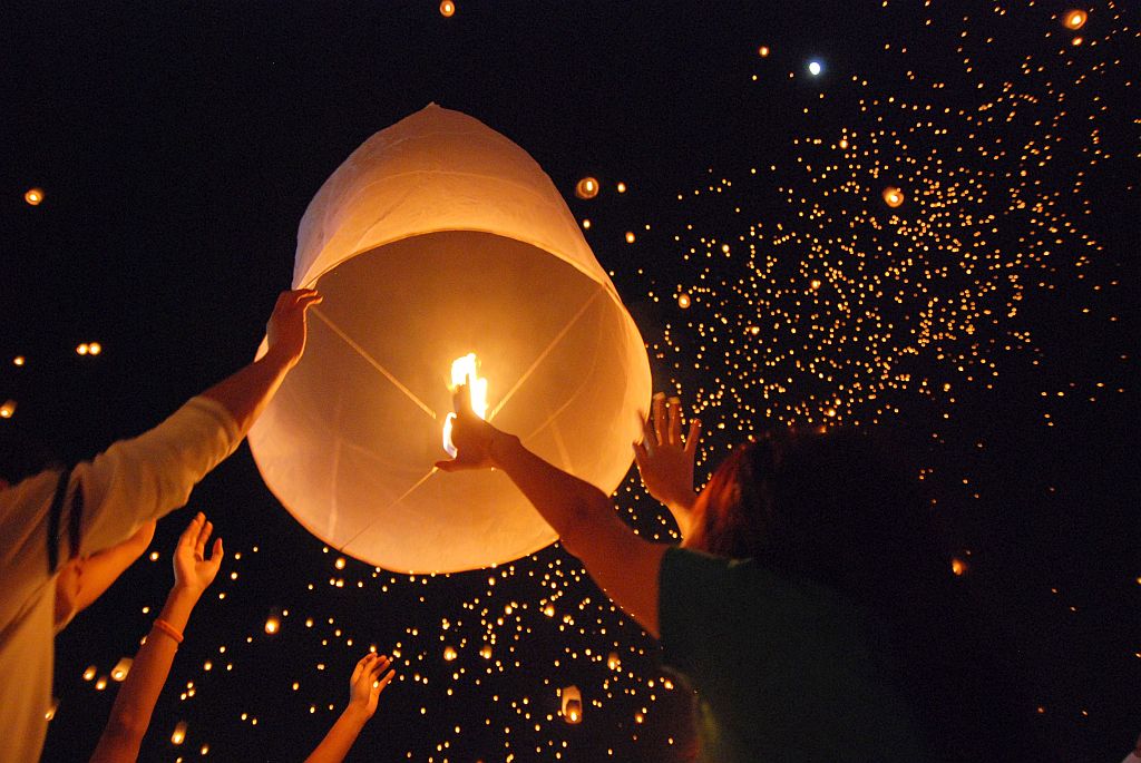 The NFU has said it would like to see a total ban on sky lanterns across England and Wales