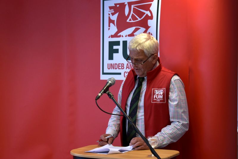 FUW President Glyn Roberts said the UK must not 'crash out' of the EU with 'no deal'