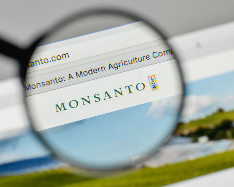 The French cereal farmer accuses Monsanto of not giving sufficient safety warning