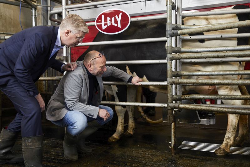 The robot enables the animals to decide when and how often they want to be milked, with no human input required