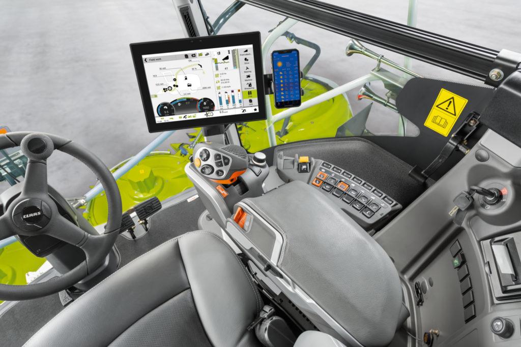 The Jaguar 900 ranges will now come with the new touch screen Cebis terminal (Photo: Claas)
