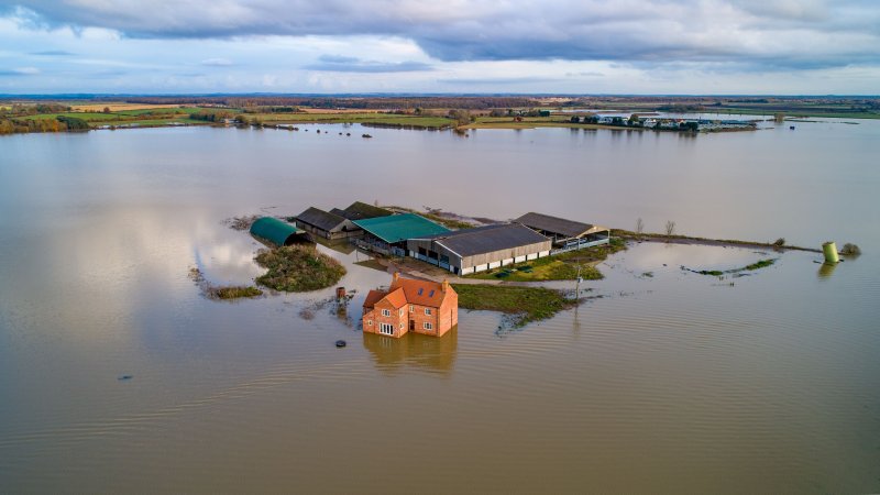 The farm in Barlings, Lincolnshire, has become an island after being surrounded by flood water (Photo: Geoff Robinson/Shutterstock)