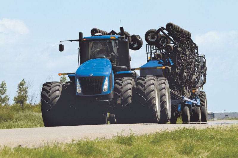 One of the tractors listed, the New Holland T9.670, reaches an impressive 648 hp