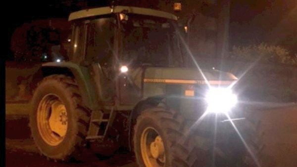 The tractor driven by a 12-year-old boy was safely intercepted by the police (Photo: Meath Roads Policing Unit/Facebook)