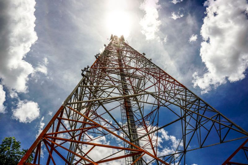 Landowners have been urged by the Central Association of Agricultural Valuers to be aware of the dangers of telecoms masts