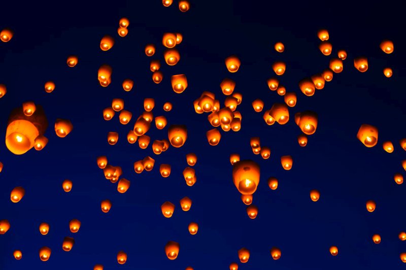 A company selling sky lanterns for £6 has now refunded all its orders following farmer backlash