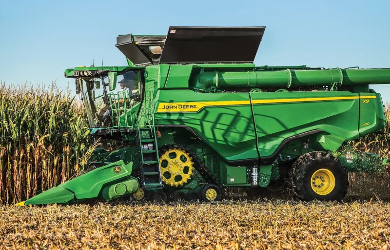 The X9 combine and C16F folding corn head can harvest up to 7,200 bushels per hour of high-yielding corn