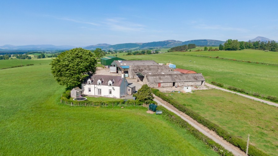 The closing date for the 140-acre Stirlingshire farm has been extended