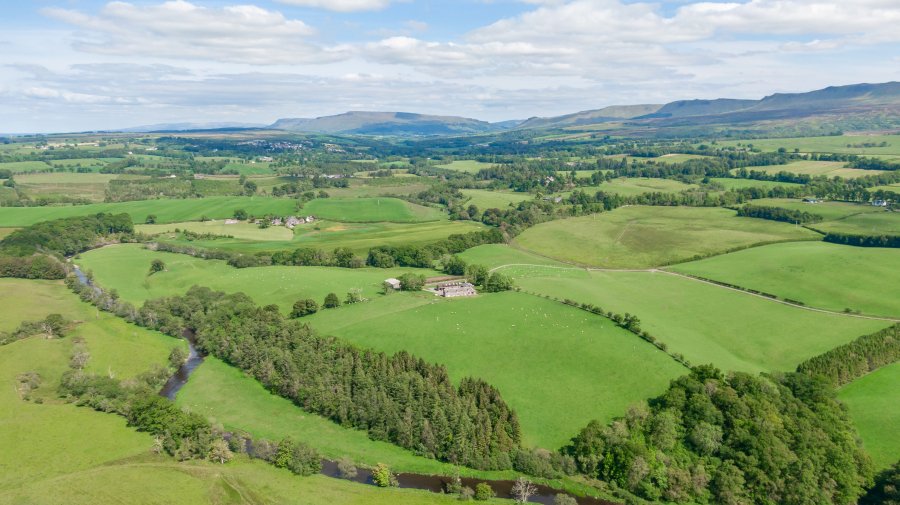 The farmland provides a mix of productive pasture and arable ground