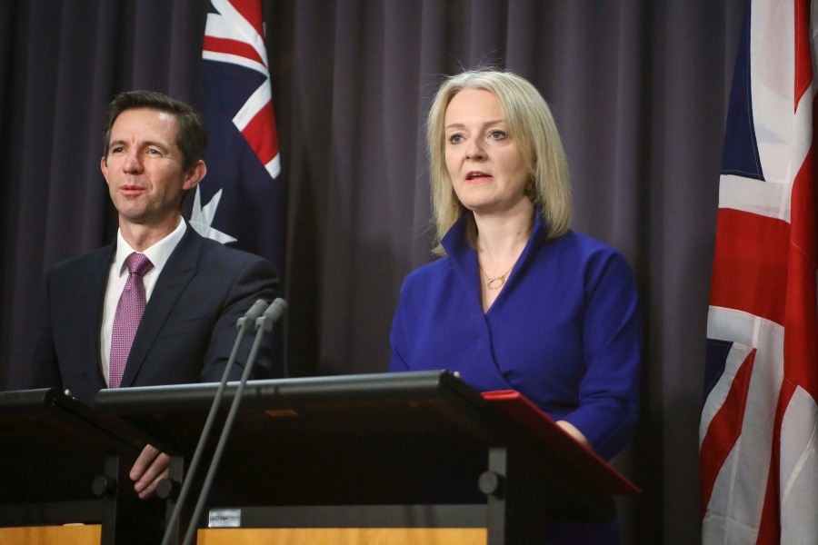 Australia's trade minister Simon Birmingham and UK trade secretary Liz Truss (Rod McGuirk/AP/Shutterstock)