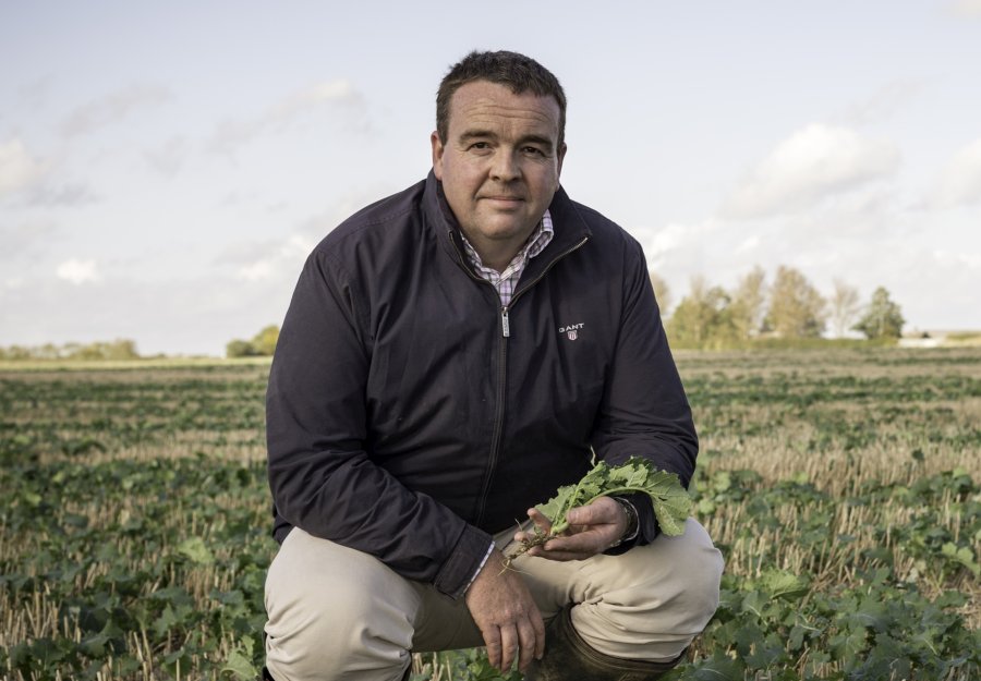 Duncan Durno, arable technical manager with Openfield, advocates the benefits of primed OSR seed