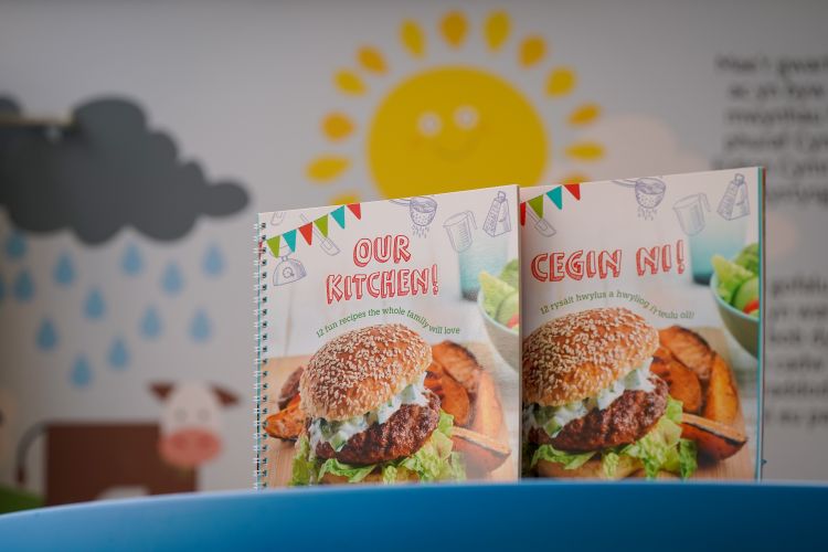 The bilingual book features twelve recipes, all of which use quality red meat from Wales