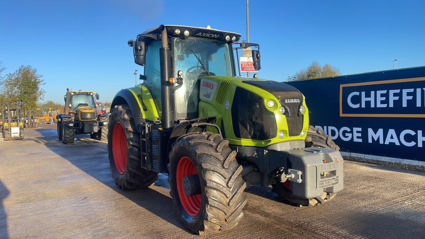 At the sales event, a 2019 Claas 830 was sold to a Dutch buyer for £57,000