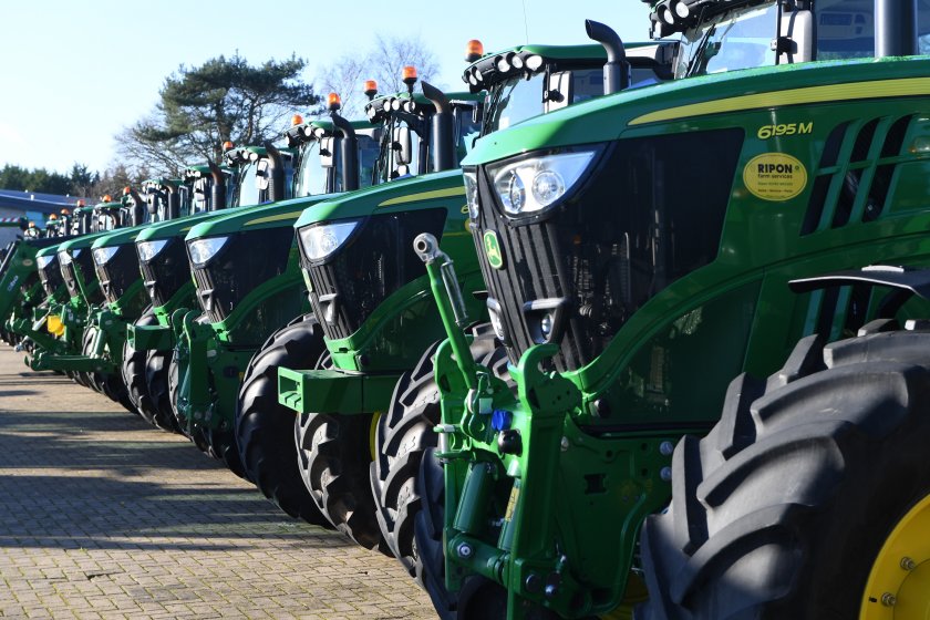 Totalling over 400 lots, the sale will include an enormous 55 tractors, ten combine harvesters and 14 telescopic loaders