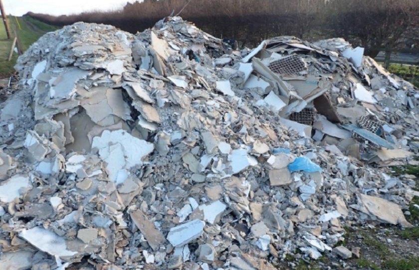 The clean-up of the contaminated waste cost the farmer over £32,000 (Photo: Environment Agency)