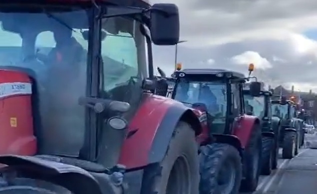 Farmers took to the streets on Monday as anger over the Sustainable Farming Scheme grows (Photo: 1GarethWynJones/X)