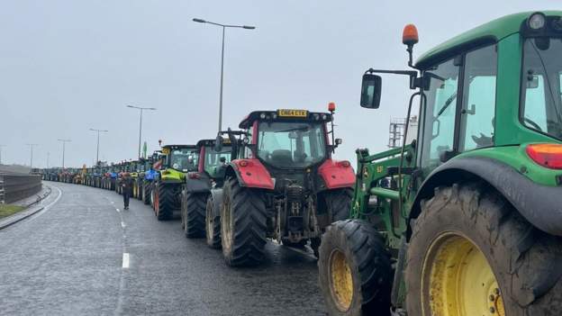 Farmers have taken to the streets in recent weeks as anger over the Sustainable Farming Scheme grows (Photo: X: Jacob_cwmrisca)