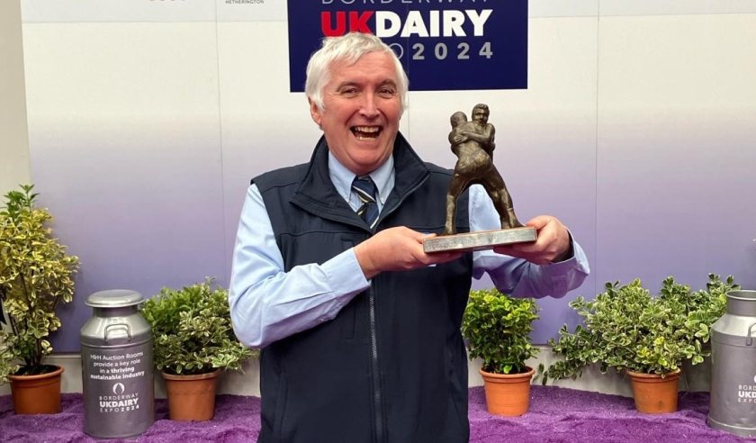 Geoff Bone was presented with the highly acclaimed award at the UK Borderway Dairy Expo