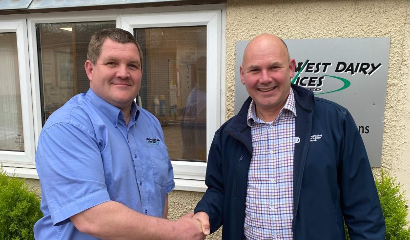 (L-R) South West Dairy Services' Phil Squires and Simon Redfearn, managing director of GEA