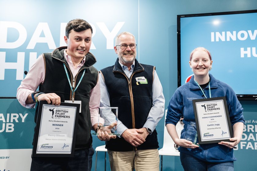 (L-R) Winner Henry Gibson, Richard Greasley of ForFarmers, runner-up Caitlin Jugg (Photo: RABDF)