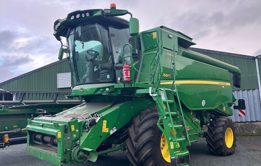 The 2022 John Deere T660I Hillmaster combine topped the sale at £212,000
