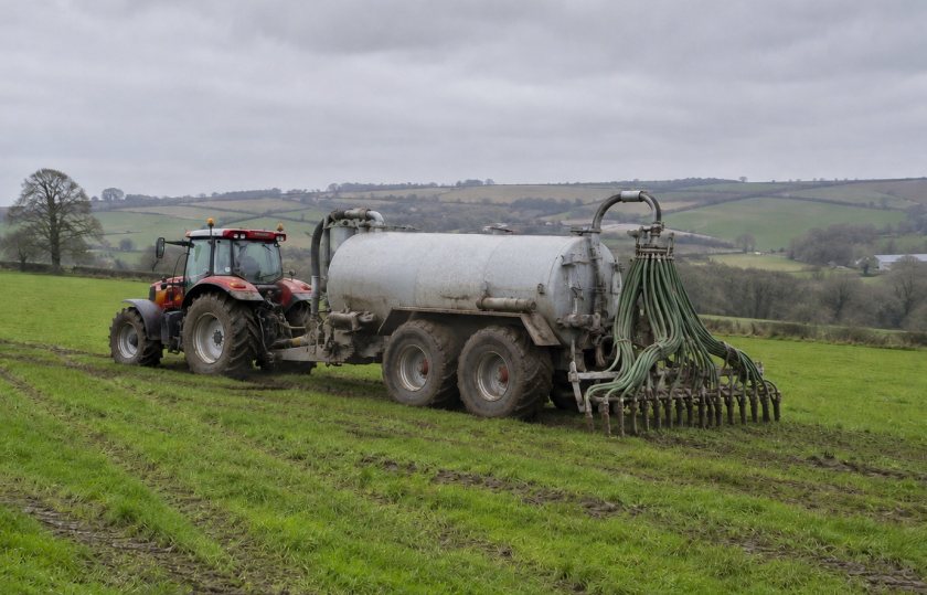 Farmers are calling for nutrient spreading rules that reflect changing weather and field conditions