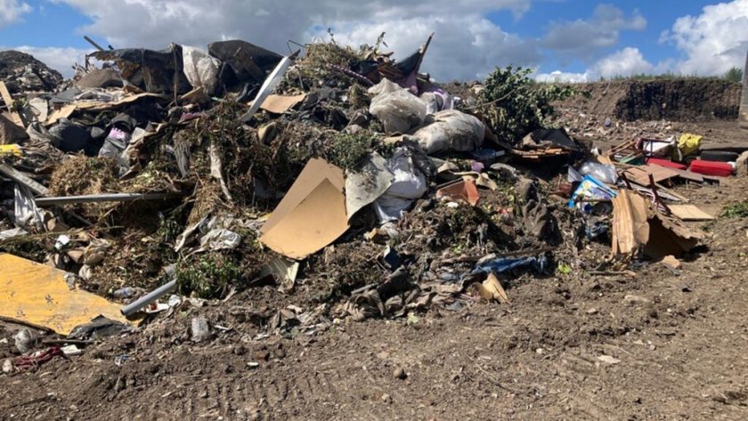 Large quantities of waste have been deposited on agricultural land near Middlewich (Photo: EA)