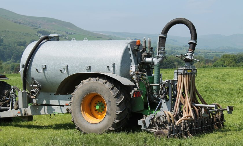 The temporary rule change will allow slurry and manure spreading to continue until 15 November 2026