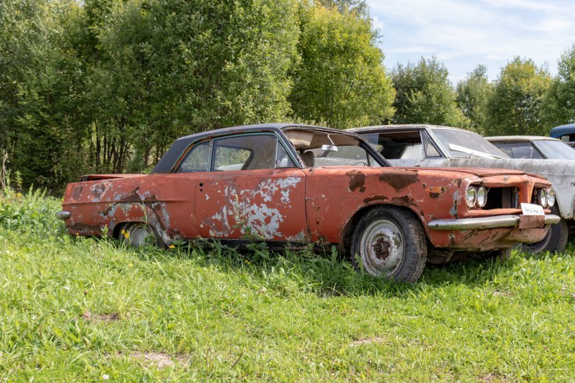 Inspectors found hundreds of scrap vehicles and tonnes of waste across fields and buildings (Stock photo)