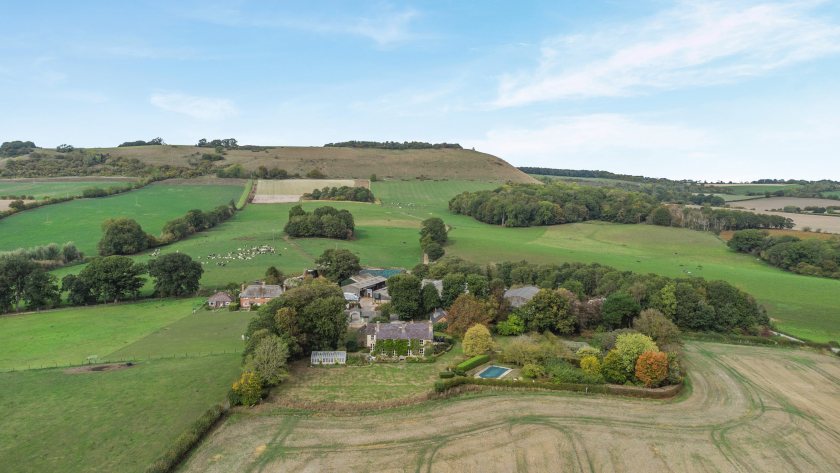 Farmland market cools as struggling farmers hold back on buying