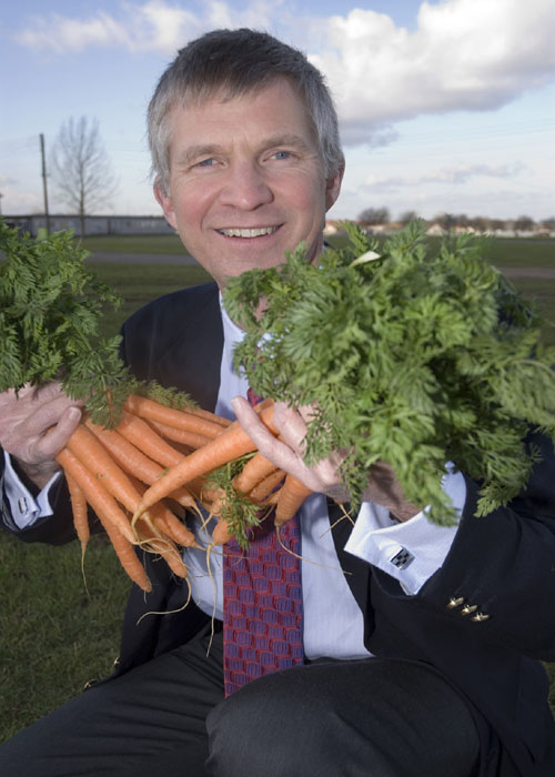 Jon Ogborn + carrot tops 