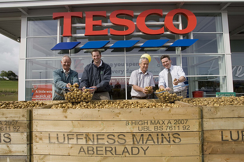 Allan Duncan, Tractor Manager, Luffness Farm, James Thorburn, Robert Hardy, Angus Bell, Tesco Scotland Marketing Manager