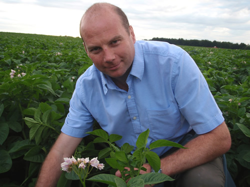 Tom Whitworth + pots mr
