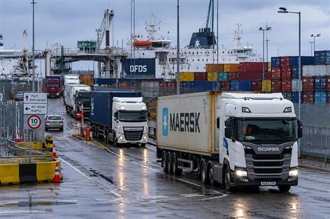 British farmers exposed by food tariff cuts, NFU warns